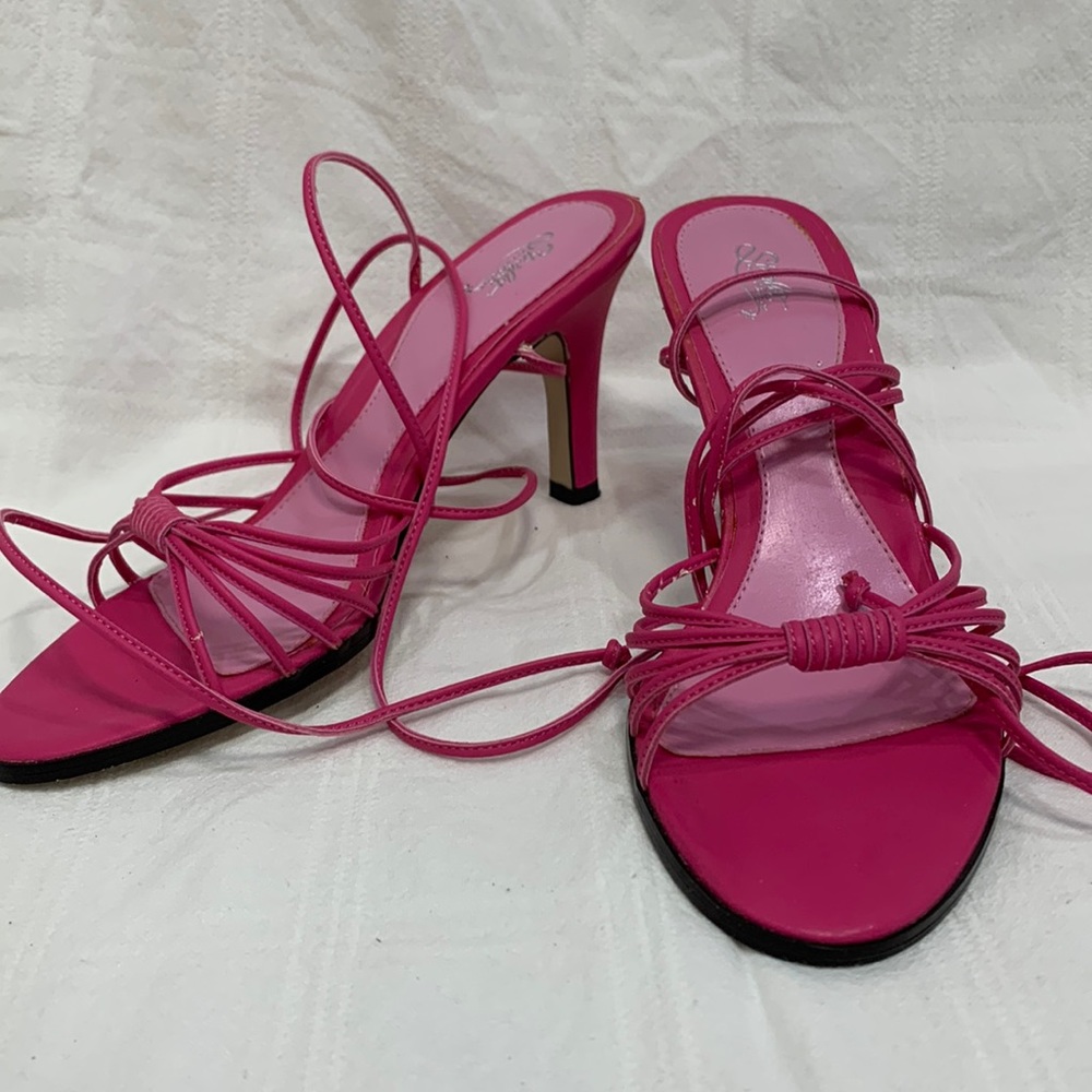 VINTAGE Y2K STARLET BY STAR JONES WRAP SANDALS